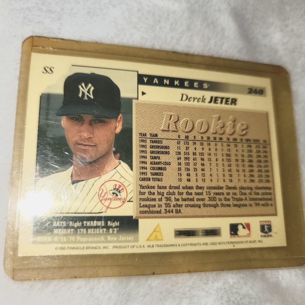 Derek Jeter Rookie card #240 - Picture 2 of 2